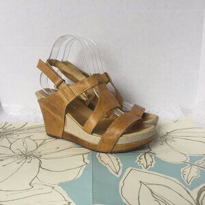 Antelope Mustard Yellow Tan T strap Platform Wedge Ankle Strap - Size 39  8 -8.5